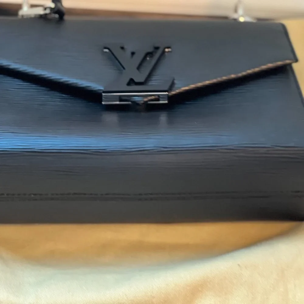 Louis Vuitton Black Epi Leather Crossbody Bag